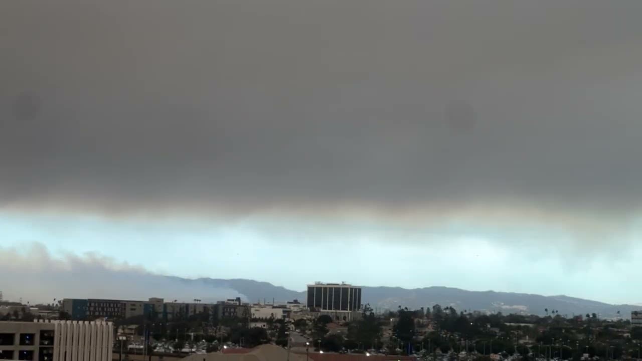 今早的洛杉矶：黑云压城城欲催，欲饮琵琶马上风，醉卧沙场君莫笑，古来征战几人回！